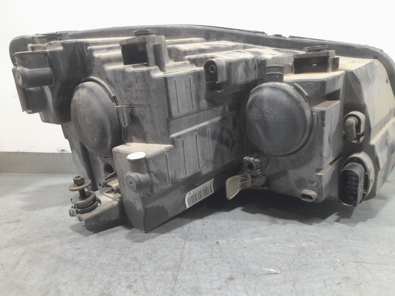 Recambio de faro izquierdo para volkswagen touran (1t3) 1.6 tdi referencia OEM IAM 030126820300  