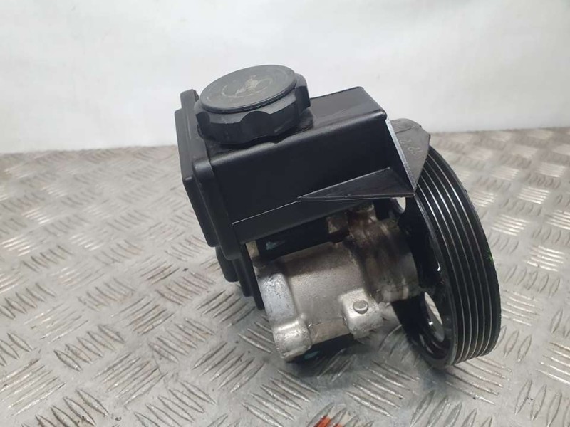 Recambio de bomba direccion para peugeot 206 berlina xr referencia OEM IAM 9631411580 26064217 