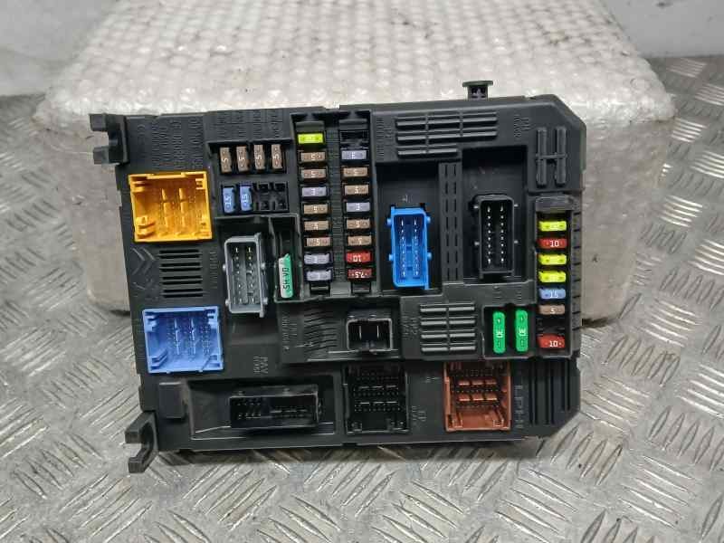 Recambio de caja reles / fusibles para citroën jumpy furgon control m referencia OEM IAM 9830790580 3192046864 