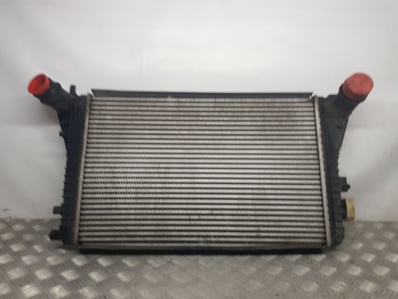 Recambio de intercooler para volkswagen touran (1t3) 1.6 tdi referencia OEM IAM 1K0145803BM SOPORTE ROTO 