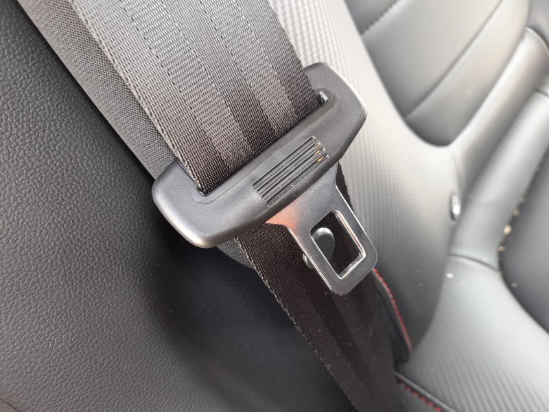 Recambio de cinturon seguridad trasero derecho para mg zs suv (azs1) 1.0 t-gdi referencia OEM IAM 10242536  