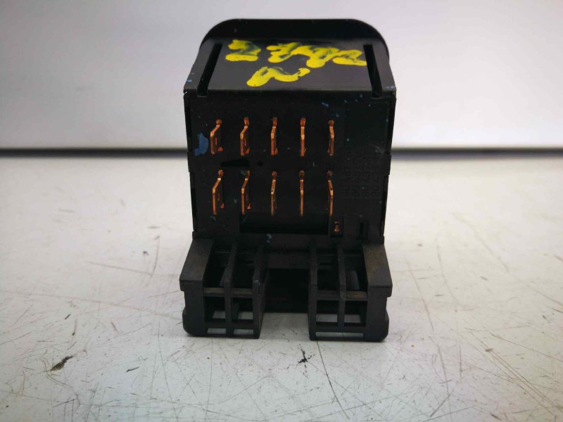 Recambio de mando luces para opel corsa b 1.7 diesel referencia OEM IAM 90481764  