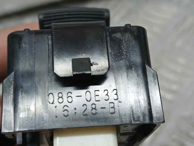 Recambio de mando elevalunas trasero izquierdo para toyota auris active referencia OEM IAM 8481002140  