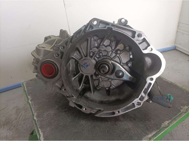 Recambio de caja cambios para hyundai i20 active tecno active bluedrive referencia OEM IAM TKM50B 646011 5VELOCIDADES