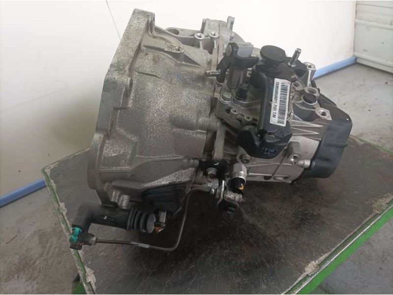 Recambio de caja cambios para hyundai i20 active tecno active bluedrive referencia OEM IAM TKM50B 646011 5VELOCIDADES