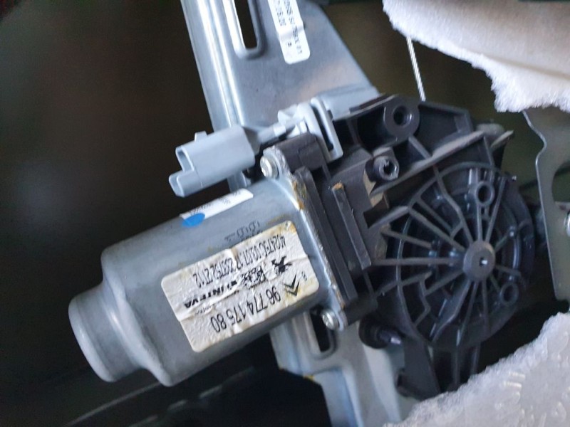 Recambio de elevalunas trasero izquierdo para citroën c-elysée shine referencia OEM IAM 9674437380  9677417580 MOTOR