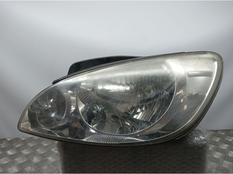 Recambio de faro izquierdo para hyundai getz (tb) 1.1 básico referencia OEM IAM 921011C515  PULIR