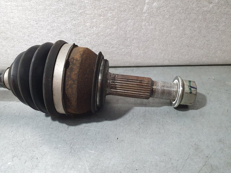 Recambio de transmision delantera izquierda para nissan qashqai (j11) acenta referencia OEM IAM 10411943  