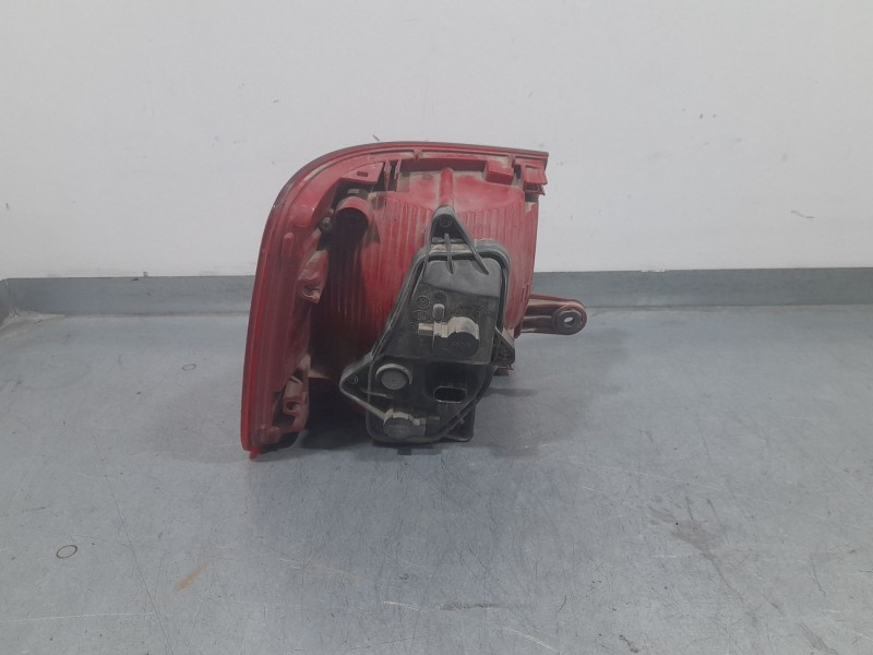 Recambio de piloto trasero derecho exterior para volkswagen touran (1t3) 1.6 tdi referencia OEM IAM 1T0945096R 176405 HELLA