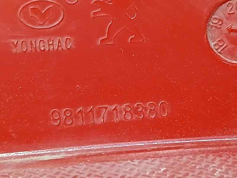 Recambio de piloto trasero derecho paragolpes para peugeot 3008 active referencia OEM IAM 9811718380  