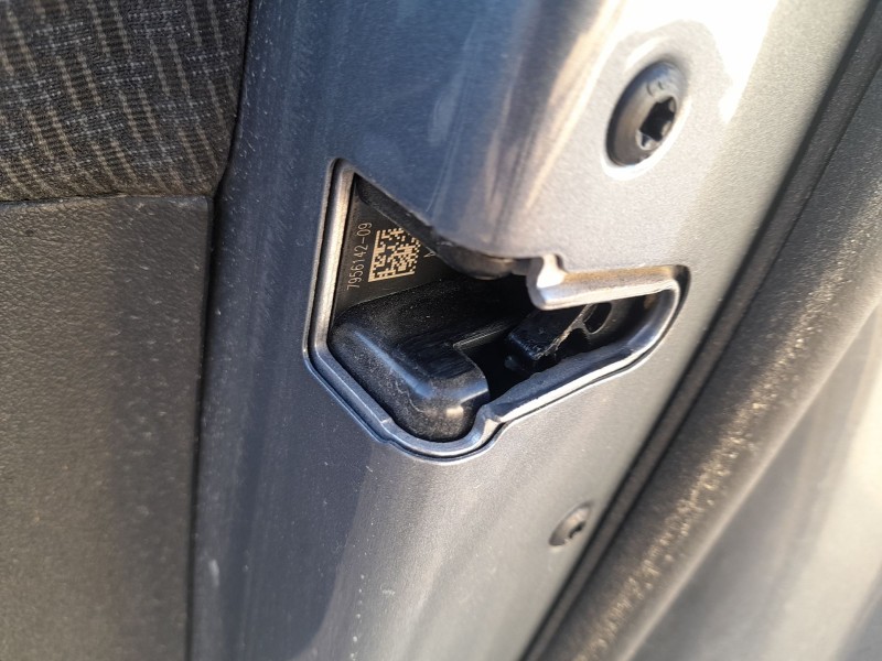 Recambio de cerradura puerta delantera derecha para bmw serie 1 lim. (f40) 118d referencia OEM IAM 51217956142  