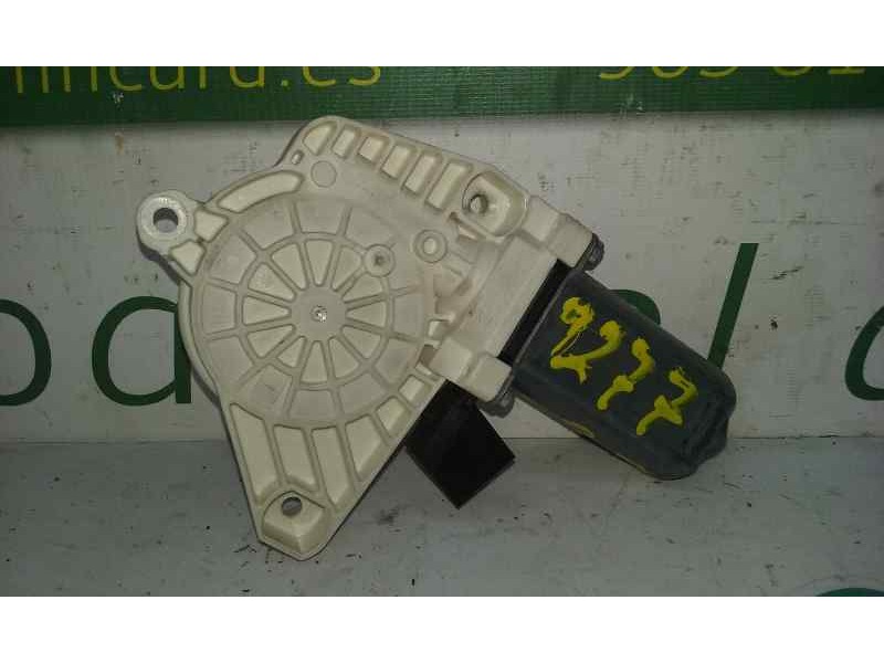 Recambio de motor elevalunas delantero derecho para mercedes-benz clase b (w245) 200 cdi (245.208) referencia OEM IAM  6 PINS EL