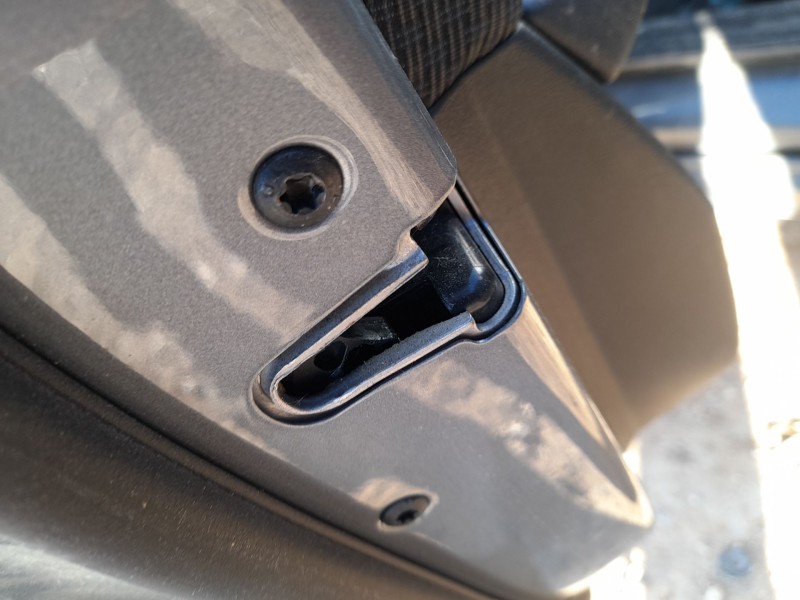 Recambio de cerradura puerta delantera izquierda para bmw serie 1 lim. (f40) 118d referencia OEM IAM 51217956135  