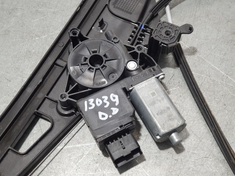 Recambio de elevalunas delantero derecho para peugeot 3008 active referencia OEM IAM 9810488880  ELÉCTRICO 6 PINS