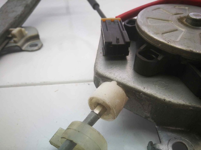 Recambio de elevalunas delantero derecho para nissan almera (n15) gx referencia OEM IAM   2 PINS