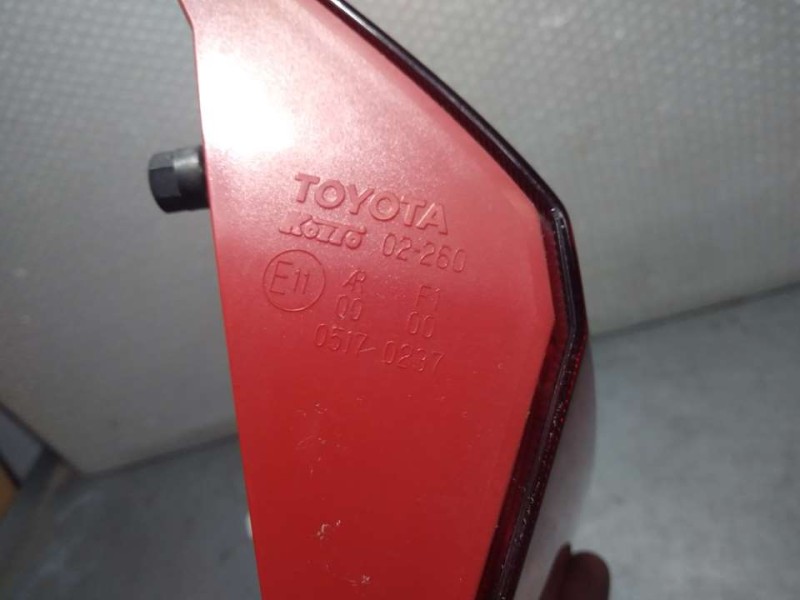 Recambio de piloto trasero izquierdo interior para toyota auris active referencia OEM IAM 8159102450 02260 KOITO INTERIOR
