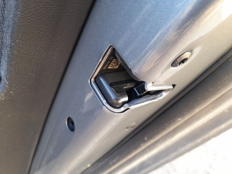 Recambio de cerradura puerta trasera derecha para bmw serie 1 lim. (f40) 118d referencia OEM IAM 51227956144  