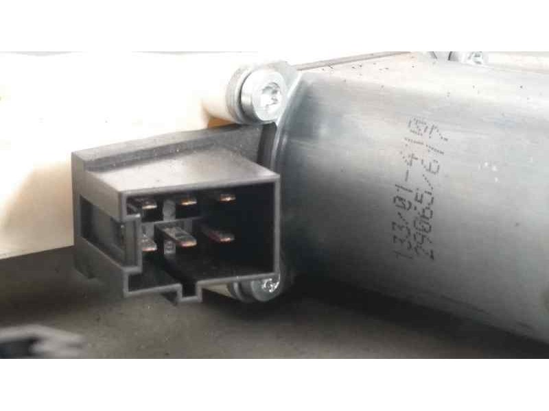 Recambio de elevalunas trasero derecho para mercedes-benz clase b (w245) 200 cdi (245.208) referencia OEM IAM  6 PINS ELECTRICO