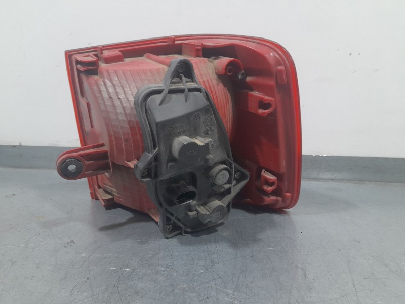 Recambio de piloto trasero izquierdo exterior para volkswagen touran (1t3) 1.6 tdi referencia OEM IAM 1T0945095R 03770138 HELLA