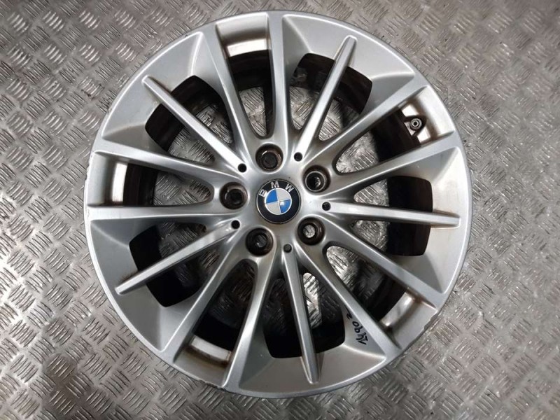 Recambio de juego llantas aluminio para bmw serie 1 lim. (f40) 118d referencia OEM IAM 75X17 5 TORN ET 54 ALUMINIO 