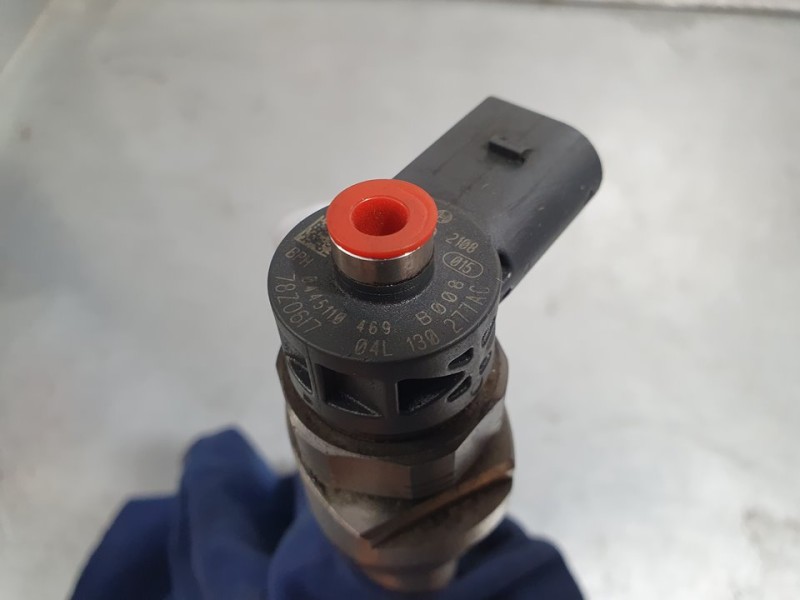 Recambio de inyector para audi a3 (8vk) 2.0 16v tdi referencia OEM IAM 04L130277AC 0445110469 BOSCH