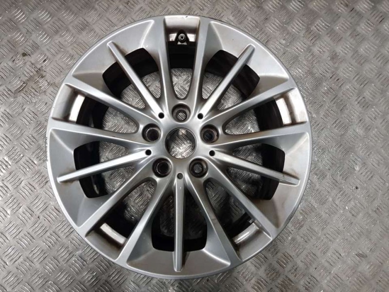 Recambio de juego llantas aluminio para bmw serie 1 lim. (f40) 118d referencia OEM IAM 75X17 5 TORN ET 54 ALUMINIO 