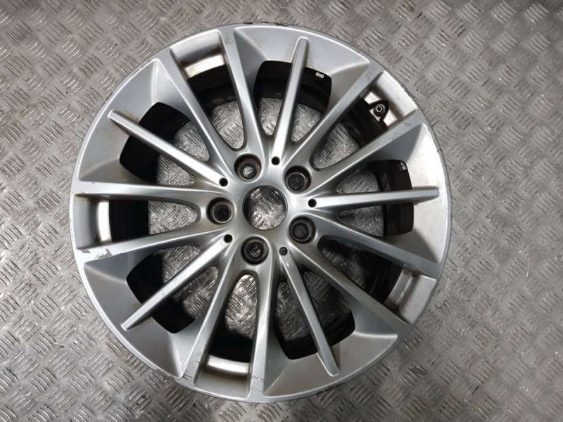 Recambio de juego llantas aluminio para bmw serie 1 lim. (f40) 118d referencia OEM IAM 75X17 5 TORN ET 54 ALUMINIO 