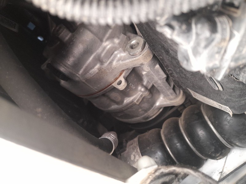 Recambio de compresor aire acondicionado para bmw serie 1 lim. (f40) 118d referencia OEM IAM 64527948797  