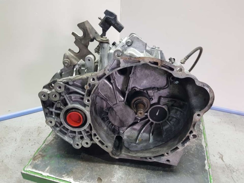 Recambio de caja cambios para chevrolet captiva 2.0 vcdi lt referencia OEM IAM BW4063 GK016443 5VELOCIDADES