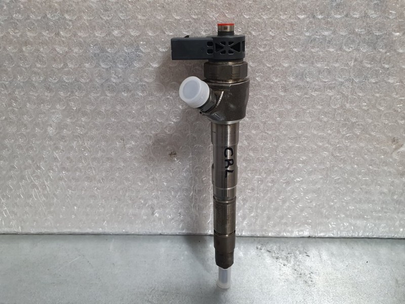 Recambio de inyector para audi a3 (8vk) 2.0 16v tdi referencia OEM IAM 04L130277AC 0445110469 BOSCH