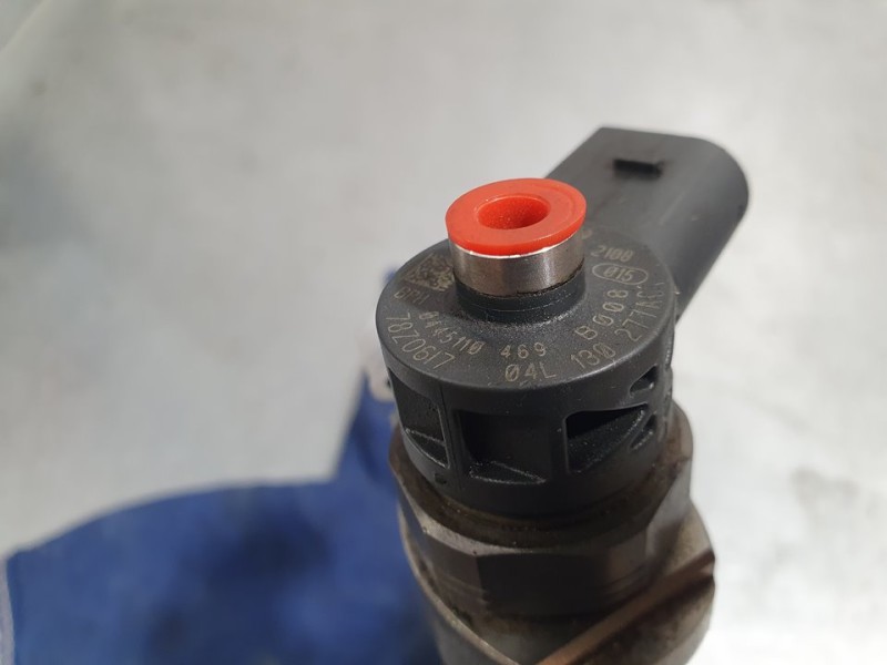 Recambio de inyector para audi a3 (8vk) 2.0 16v tdi referencia OEM IAM 04L130277AC 0445110469 BOSCH