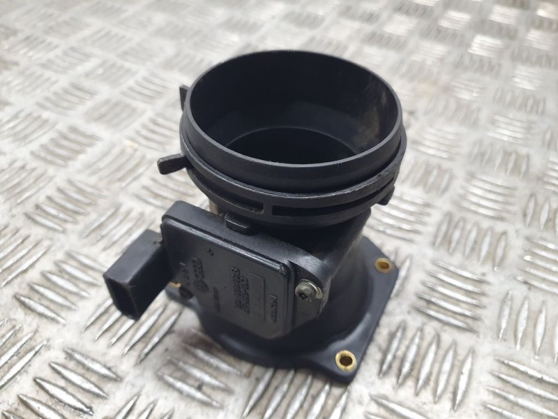 Recambio de caudalimetro para volkswagen golf iv berlina (1j1) básico referencia OEM IAM 06A906461B AFH60100 HITACHI