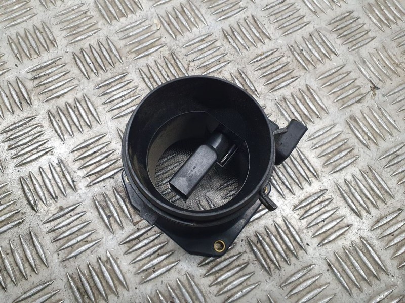 Recambio de caudalimetro para volkswagen golf iv berlina (1j1) básico referencia OEM IAM 06A906461B AFH60100 HITACHI