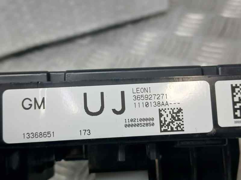 Recambio de caja reles / fusibles para opel astra j lim. cosmo referencia OEM IAM 13368651 365927271 