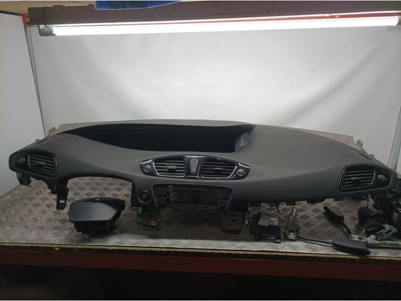 Recambio de kit airbag para renault scenic iii dynamique referencia OEM IAM 985701921R  C/ SALPICADERO Y PRETENSORES