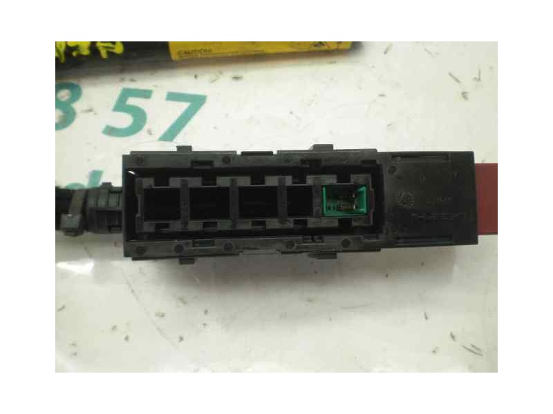 Recambio de pretensor airbag derecho para opel corsa c 1.2 16v cat (z 12 xe / lw4) referencia OEM IAM   