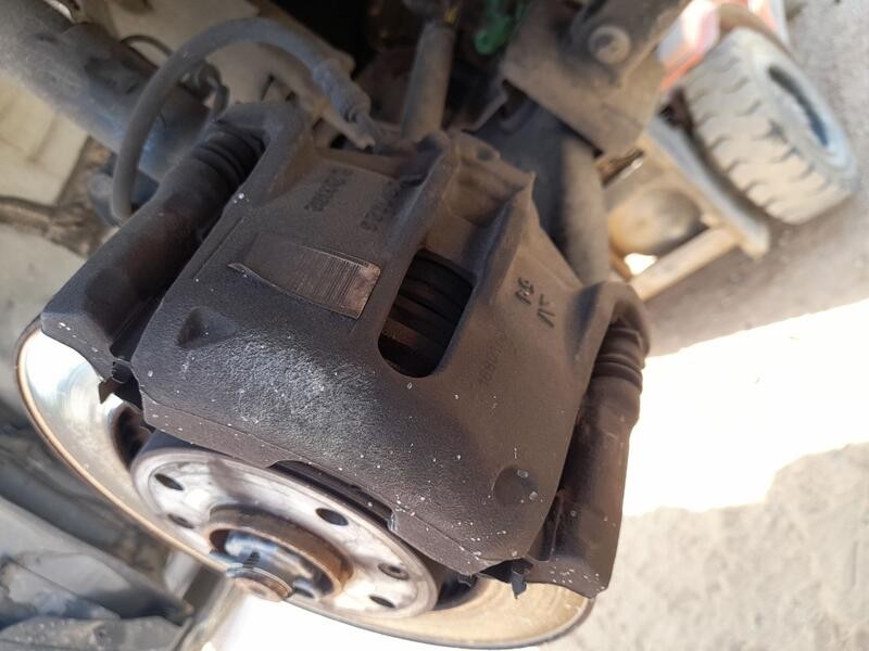 Recambio de pinza freno delantera derecha para opel crossland x / crossland (p17, p2qo) 1.5 turbo d (75) referencia OEM IAM 1617