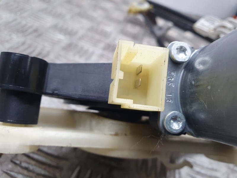 Recambio de elevalunas delantero derecho para seat leon (5f1) reference referencia OEM IAM 5F4837462D  ELECTRICO 2 PINES