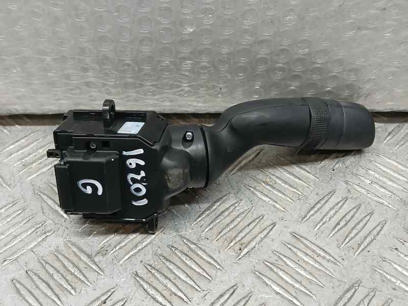 Recambio de mando luces para toyota rav4 hybrid 4x4 advance referencia OEM IAM 33400171781  