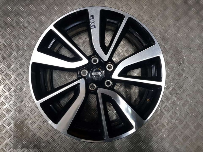 Recambio de juego llantas aluminio para nissan x-trail (t32) acenta referencia OEM IAM 7X19 5 TRON ET 40 ALUMINIO 