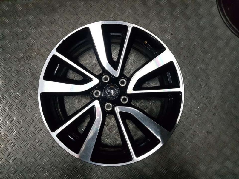 Recambio de juego llantas aluminio para nissan x-trail (t32) acenta referencia OEM IAM 7X19 5 TRON ET 40 ALUMINIO 