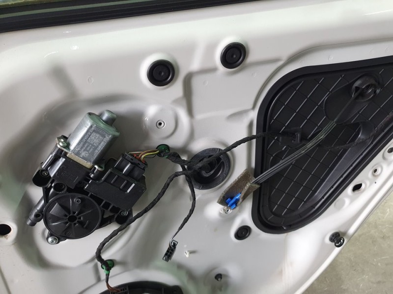 Recambio de elevalunas trasero derecho para seat leon (5f1) reference referencia OEM IAM 5F4839462D  ELECTRICO