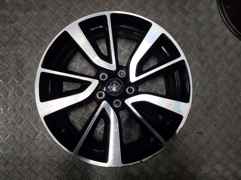 Recambio de juego llantas aluminio para nissan x-trail (t32) acenta referencia OEM IAM 7X19 5 TRON ET 40 ALUMINIO 