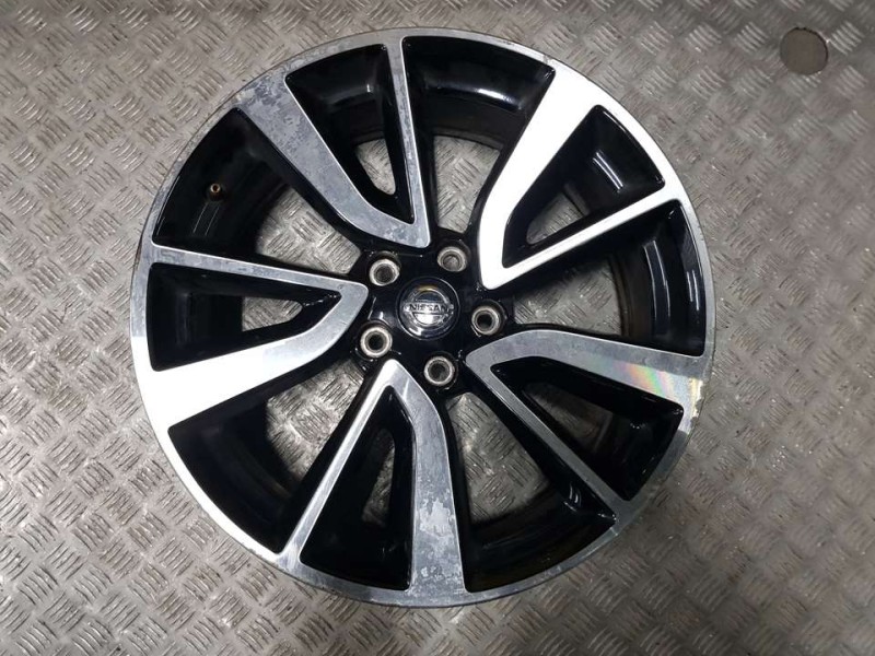 Recambio de juego llantas aluminio para nissan x-trail (t32) acenta referencia OEM IAM 7X19 5 TRON ET 40 ALUMINIO 