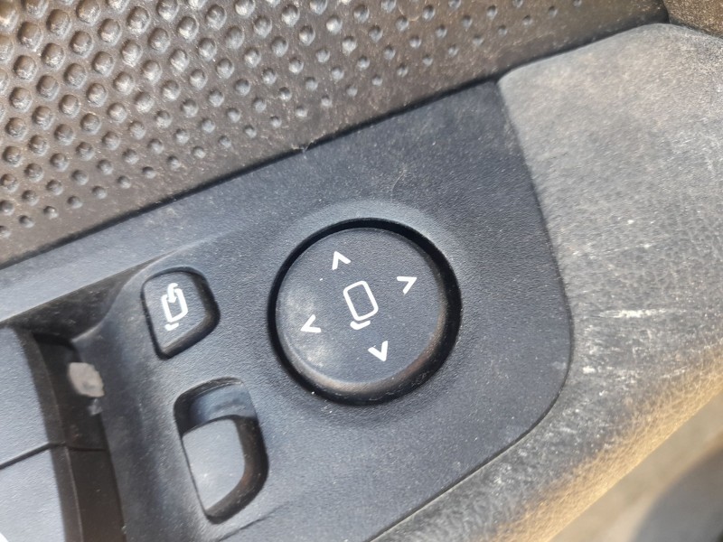 Recambio de mando elevalunas delantero izquierdo para bmw serie 1 lim. (f40) 118d referencia OEM IAM 61317948784 C/MANDO RETROVI