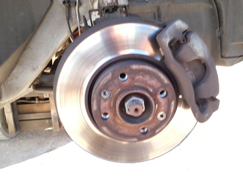 Recambio de mangueta delantera derecha para dacia lodgy (js_) 1.6 lpg referencia OEM IAM 400145345R  