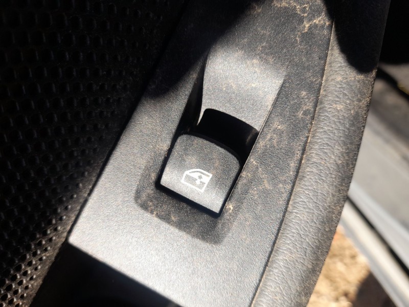 Recambio de mando elevalunas trasero izquierdo para bmw serie 1 lim. (f40) 118d referencia OEM IAM 61317950756  