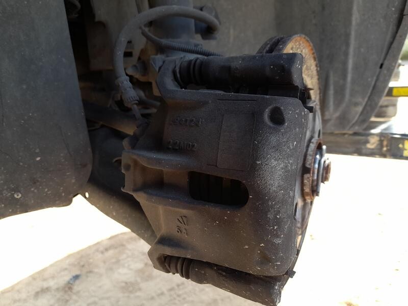 Recambio de pinza freno delantera izquierda para opel crossland x / crossland (p17, p2qo) 1.5 turbo d (75) referencia OEM IAM 16