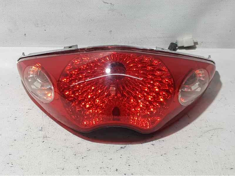 Recambio de piloto trasero central para shangai shenke shenke 125 125 referencia OEM IAM   