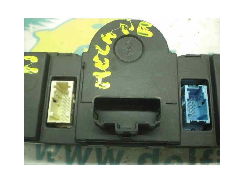 Recambio de mando climatizador para renault megane ii classic berlina emotion referencia OEM IAM   8200501456